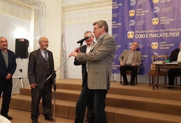 Тюменские писатели приняли участие в награждении литературными премиями
